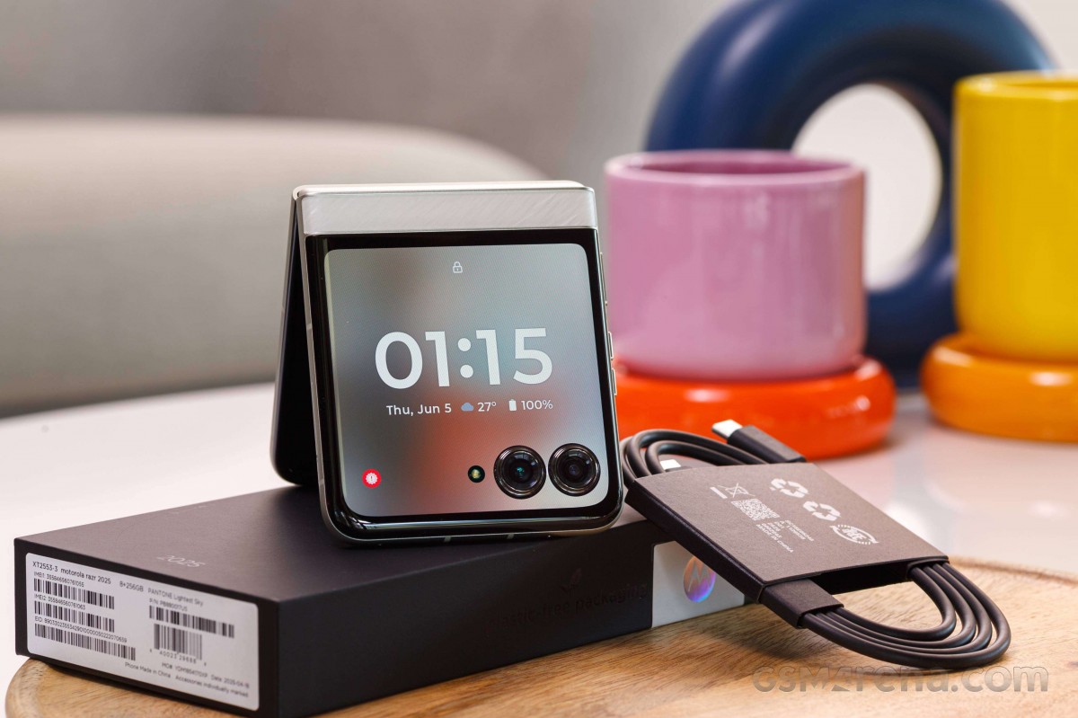 Motorola Razr 2025 in for review
