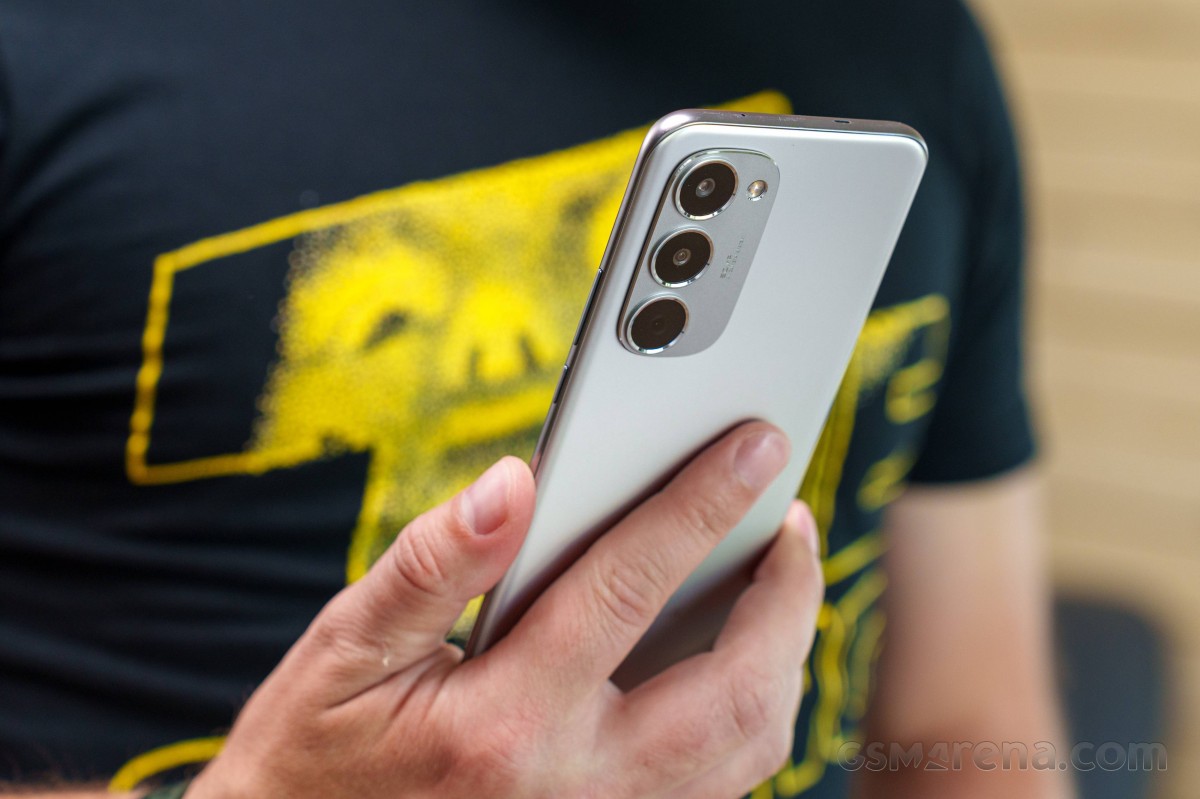 Распаковка Tecno Spark 40 Pro+
