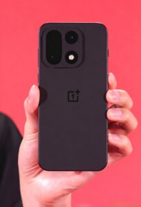 OnePlus 15 Раскрывается в Абсолютном Чёрном с Крупным Изменением Дизайна OnePlus 15 Раскрывается в Абсолютном Чёрном с Крупным Изменением Дизайна