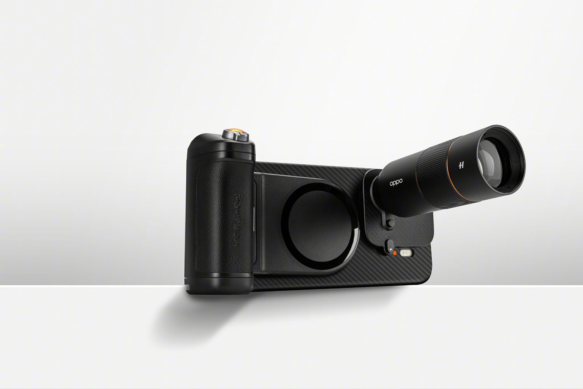 OPPO Find X9 Pro atteched with Hasselblad Kit