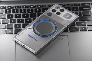 Обзор RedMagic 11 Pro+: Когда футуристичный дизайн встречается с неукротимой мощью Обзор RedMagic 11 Pro+: Когда футуристичный дизайн встречается с неукротимой мощью